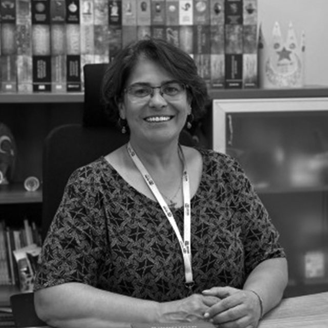 Zeyneb Edirnecik Headshot